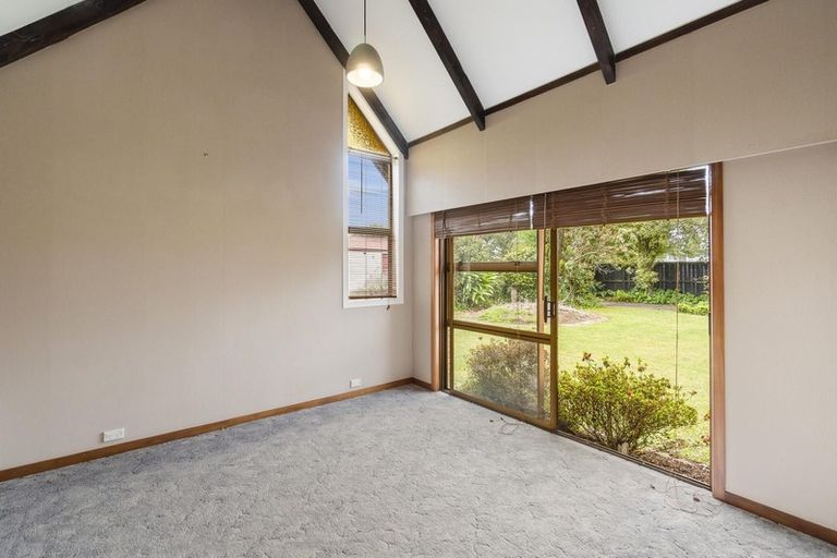 Photo of property in 88 Sturges Road, Henderson, Auckland, 0612