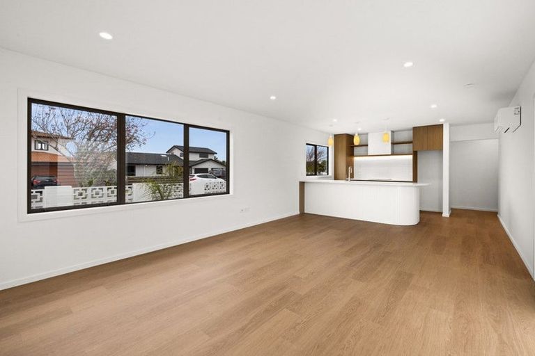 Photo of property in 102 Auckland Road, Greenmeadows, Napier, 4112