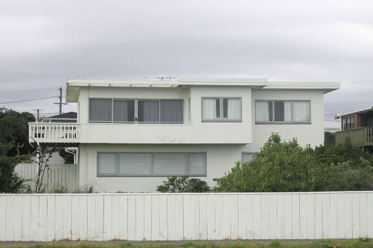 Photo of property in 69 Marine Parade, Paraparaumu Beach, Paraparaumu, 5032