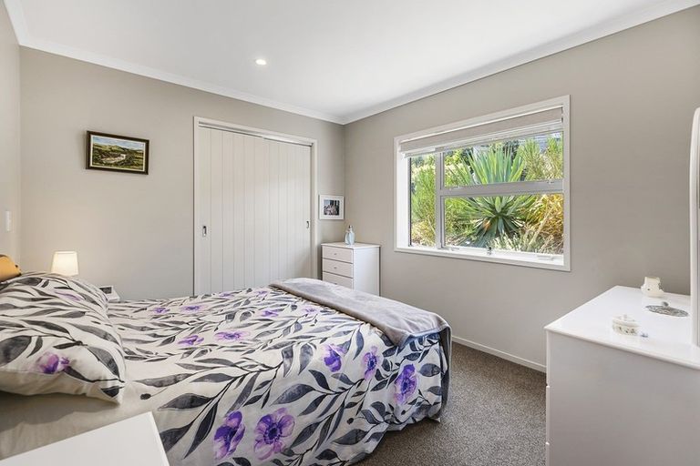 Photo of property in 35 Flotilla Place, Whitby, Porirua, 5024