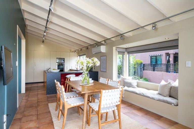 Photo of property in 14 Wellwood Terrace, Te Awanga, 4102