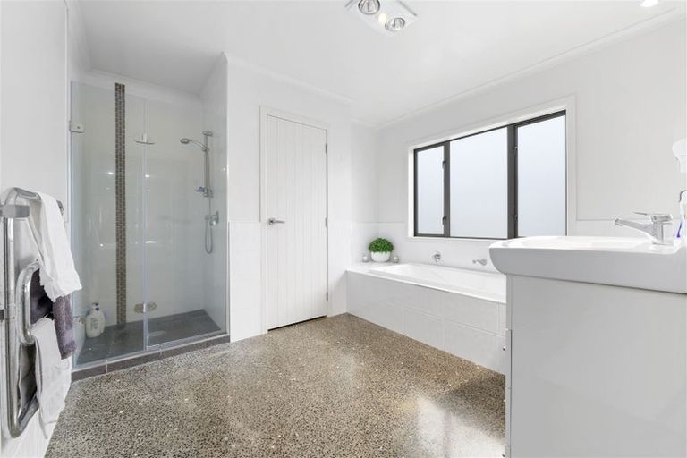 Photo of property in 15 Malbec Place, Rototuna, Hamilton, 3210