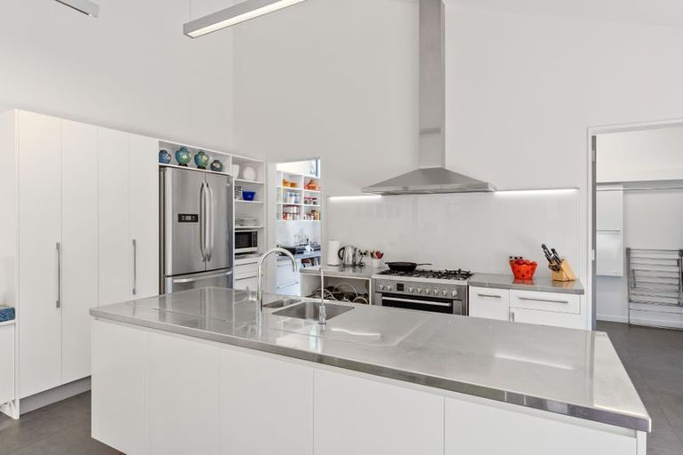 Photo of property in 118 Ngarara Road, Waikanae, 5036