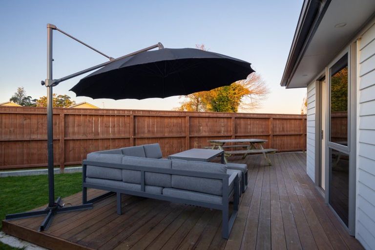 Photo of property in 2 Seddon Street, Takaro, Palmerston North, 4412