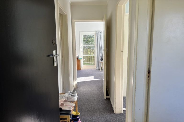 Photo of property in 2/17 Huntingdon Street, Northland, Wellington, 6012