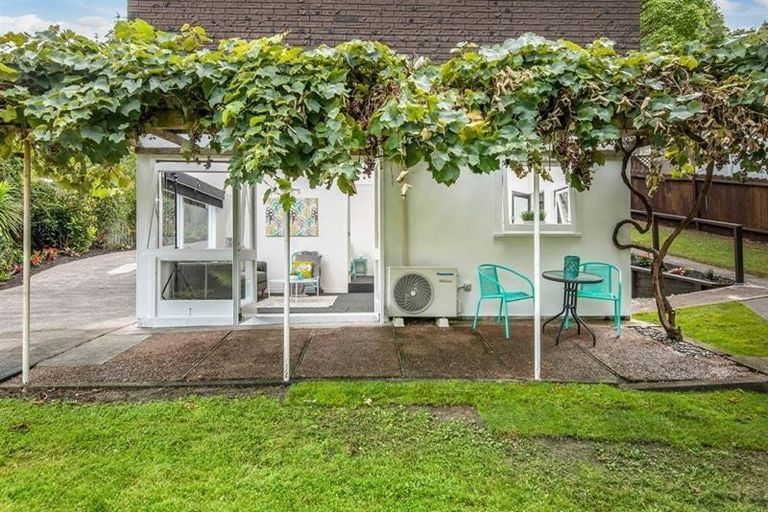 Photo of property in 38 Neal Avenue, Glenfield, Auckland, 0629