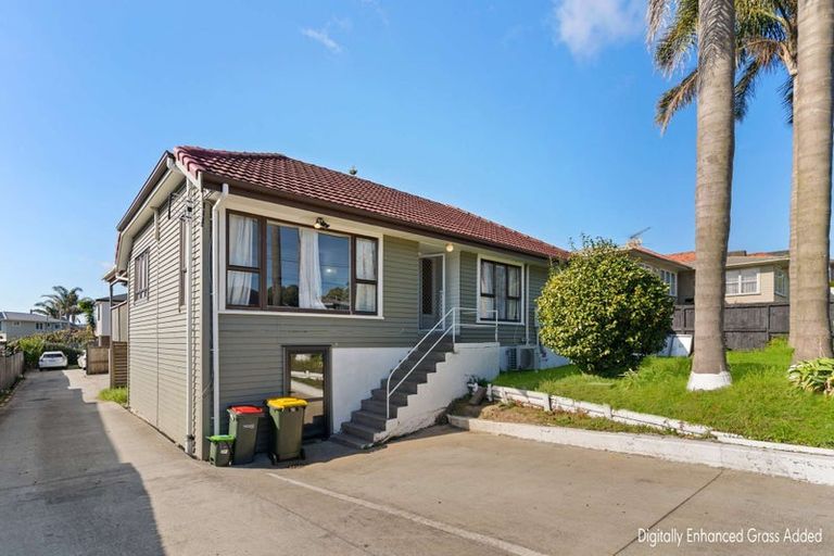 Photo of property in 10 Rothery Road, Hillpark, Auckland, 2102