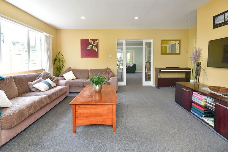 Photo of property in 16 Kenneth Hopper Place, Manly, Whangaparaoa, 0930