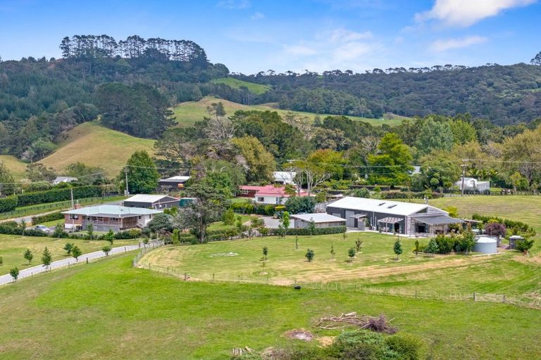 Photo of property in 136 Annett Road, Kumeu, 0891
