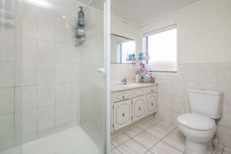 Photo of property in 136 Everglade Drive, Totara Heights, Auckland, 2105