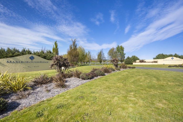 Photo of property in 32 Golf View Close, Fairhall, 7272