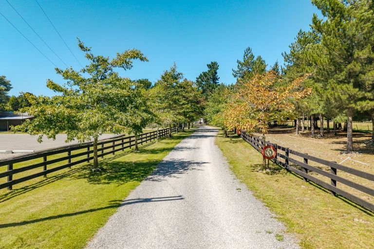 Photo of property in 32 Scarlet Oak Drive, West Melton, Christchurch, 7676