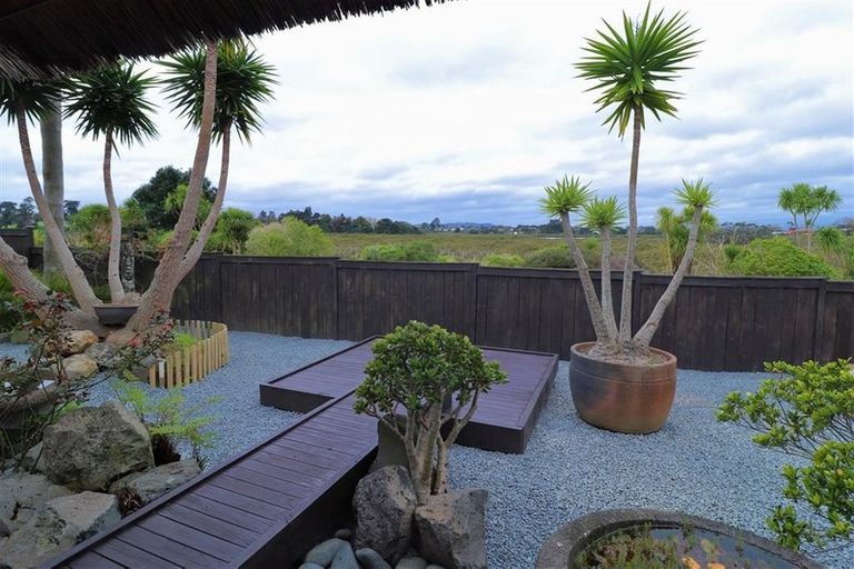 Photo of property in 36 Stranraer Crescent, Wattle Downs, Auckland, 2103