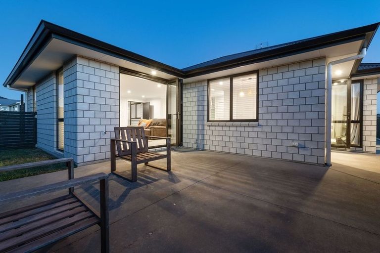Photo of property in 54 Puhirake Crescent, Pyes Pa, Tauranga, 3112