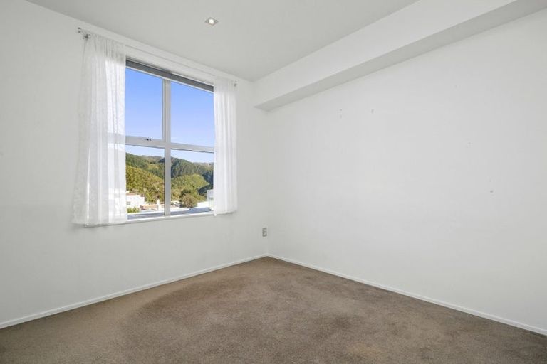 Photo of property in 73 Saddleback Grove, Karori, Wellington, 6012