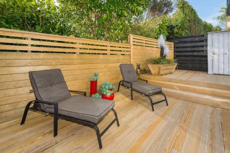 Photo of property in 3/22 Mariposa Crescent, Birkenhead, Auckland, 0626