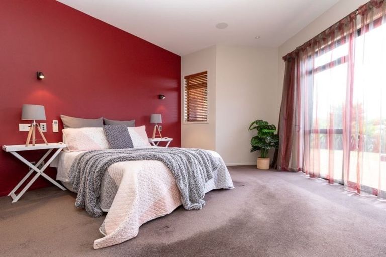 Photo of property in 11 The Esplanade, Huntington, Hamilton, 3210