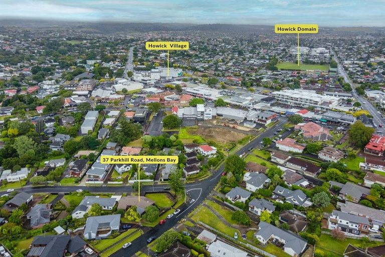 Photo of property in 37 Parkhill Road, Mellons Bay, Auckland, 2014