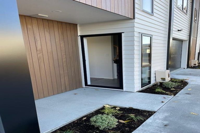 Photo of property in 2/54 Wellington Street, Howick, Auckland, 2014