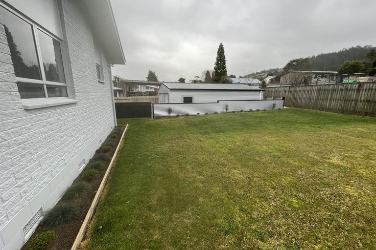 Photo of property in 3 Patterson Grove, Waikanae, 5036