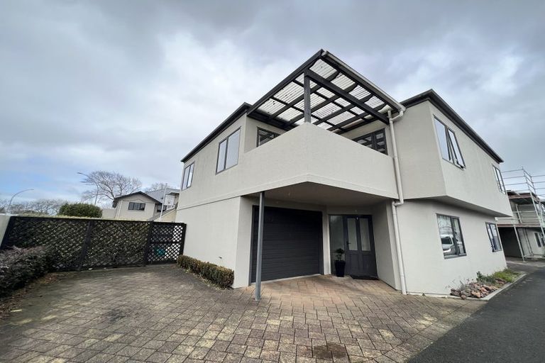 Photo of property in 1/1161 Victoria Street, Whitiora, Hamilton, 3200