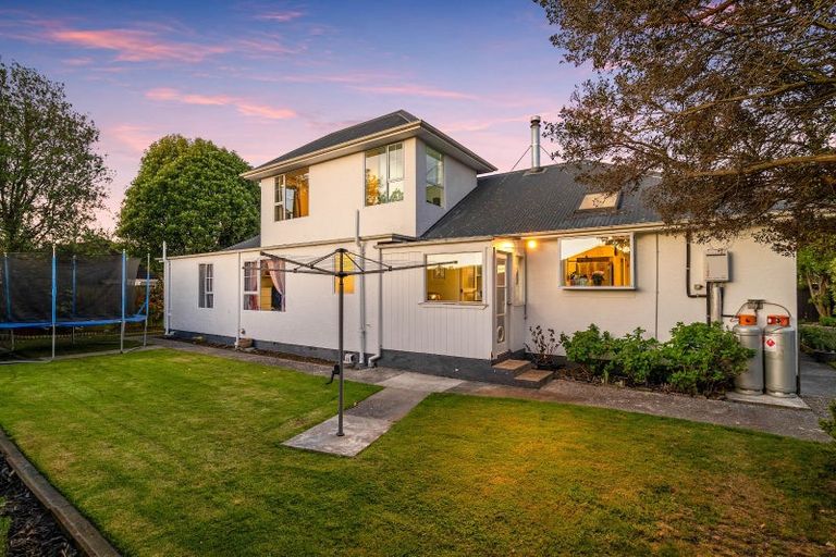 Photo of property in 8 Bethel Crescent, Bishopdale, Christchurch, 8053