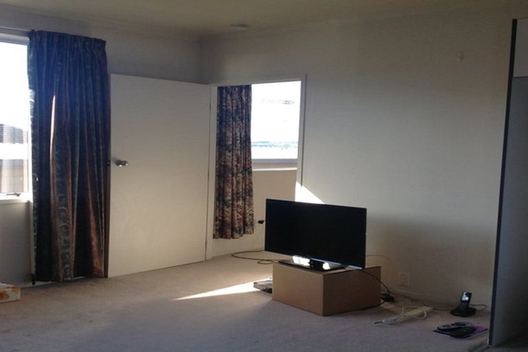 Photo of property in 33 Alexander Street, Cockle Bay, Auckland, 2014