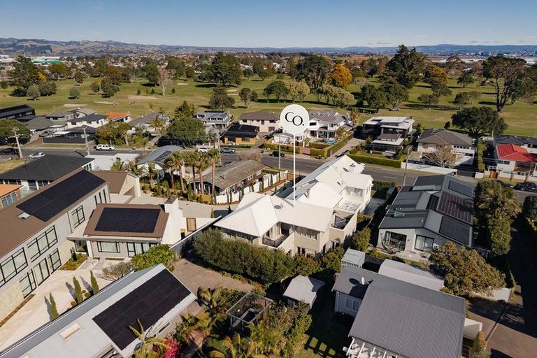 Photo of property in 215b Oceanbeach Road, Mount Maunganui, 3116