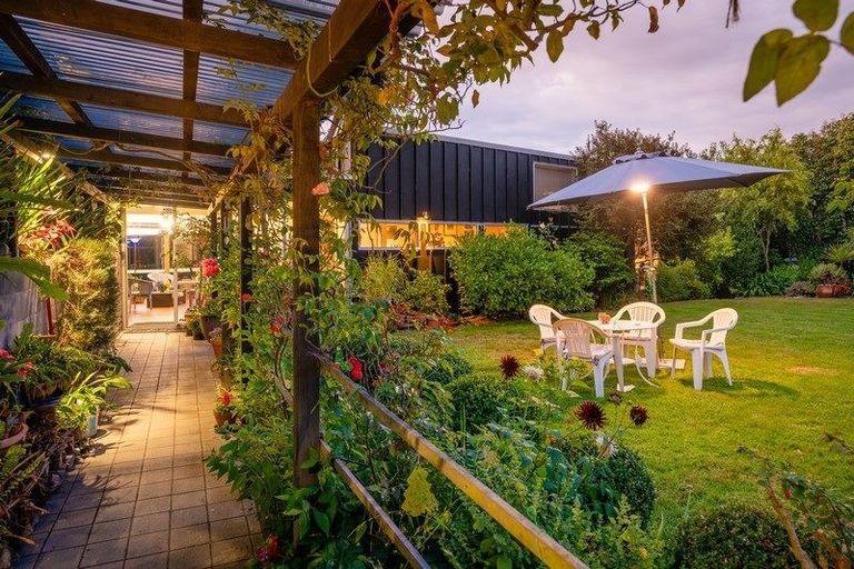 Photo of property in 37 Kensington Drive, Peka Peka, Waikanae, 5391