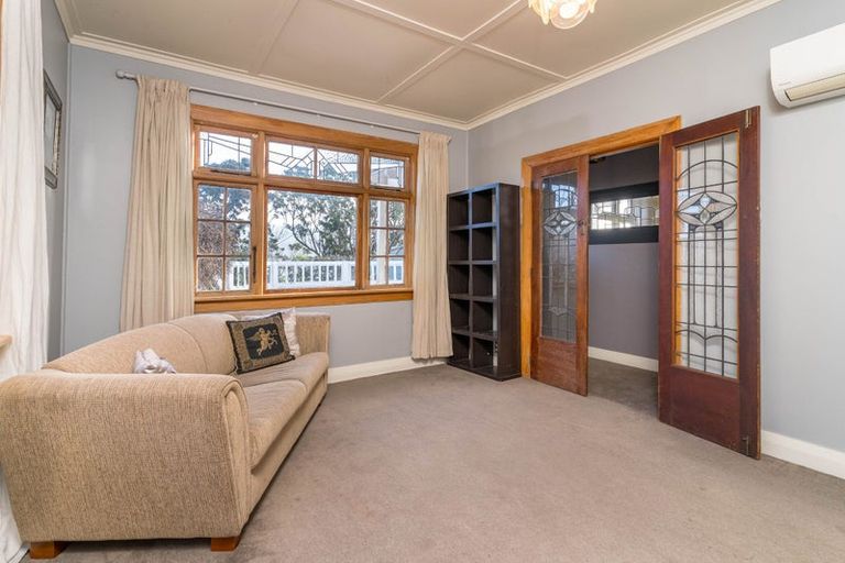 Photo of property in 27 Marine Parade, Macandrew Bay, Dunedin, 9014
