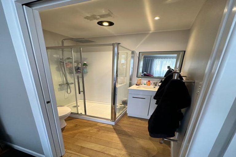 Photo of property in 34 Selwyn Road, Cockle Bay, Auckland, 2014