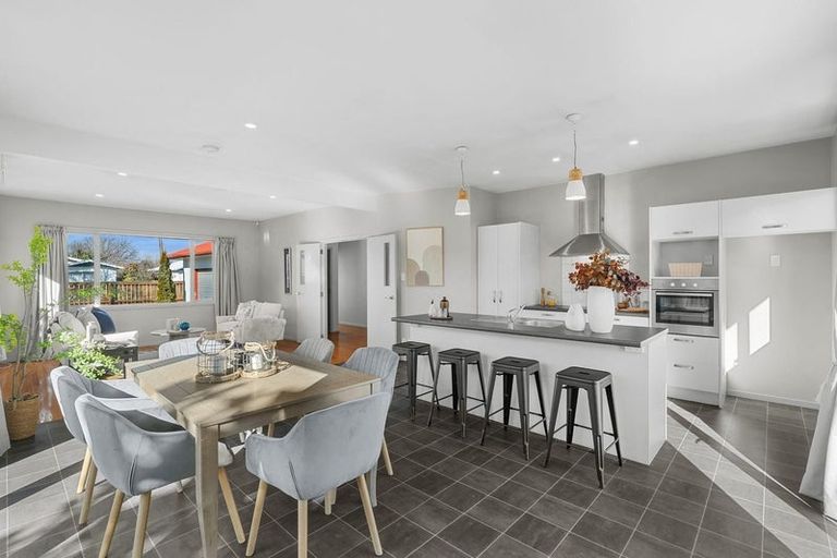 Photo of property in 5 Nortons Road, Avonhead, Christchurch, 8042