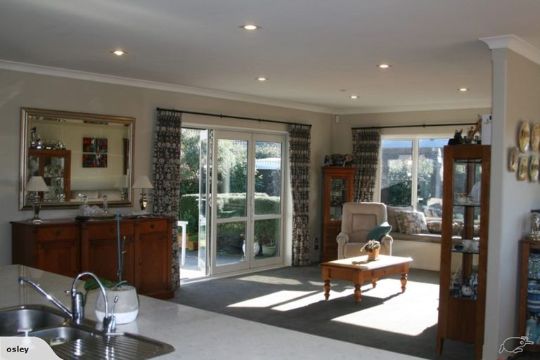 Photo of property in 1 Holly Place, Rangiora, 7400