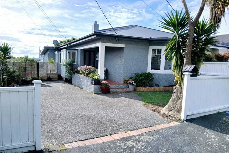 Photo of property in 2/33a Glen Road, Stanley Point, Auckland, 0624