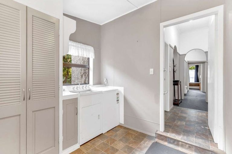 Photo of property in 87 Queen Street West, Levin, 5510