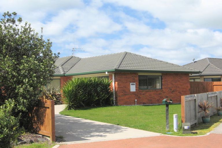 Photo of property in 15 Andalusian Place, Papamoa Beach, Papamoa, 3118