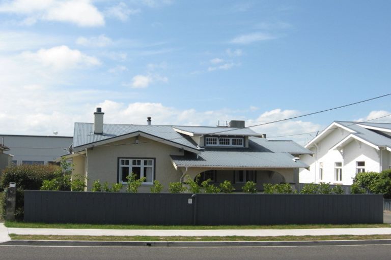Photo of property in 12 College Street, Whanganui, 4500