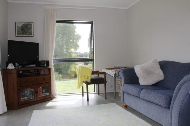 Photo of property in 61 Hurndall Street East, Maungaturoto, 0520