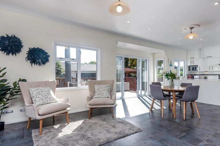 Photo of property in 18 Middleton Road, Johnsonville, Wellington, 6037