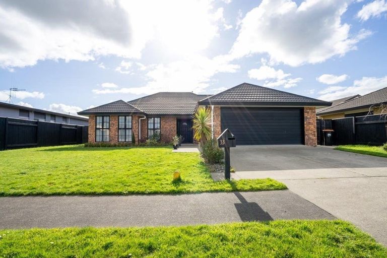 Photo of property in 33 Geneva Terrace, Kelvin Grove, Palmerston North, 4414