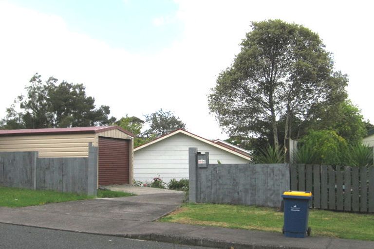 Photo of property in 121 Kemp Road, Massey, Auckland, 0614