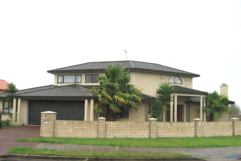 Photo of property in 1 San Ambrosio Rise, Henderson, Auckland, 0612
