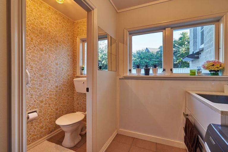 Photo of property in 10 Just Place, West End, Palmerston North, 4410