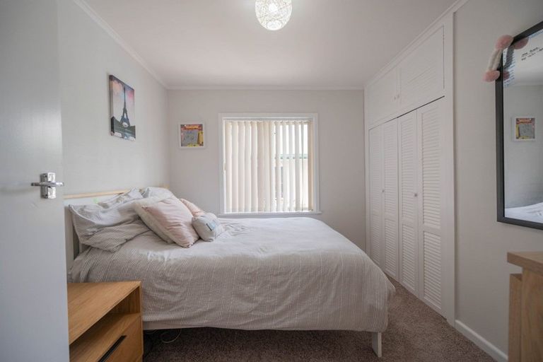 Photo of property in 1 Neeve Place, Taradale, Napier, 4112