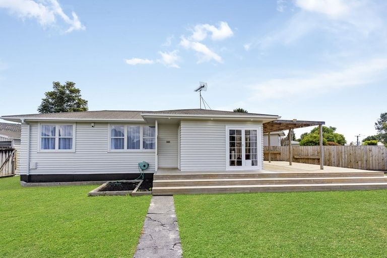 Photo of property in 1/1 Cooper Place, Papakura, 2110