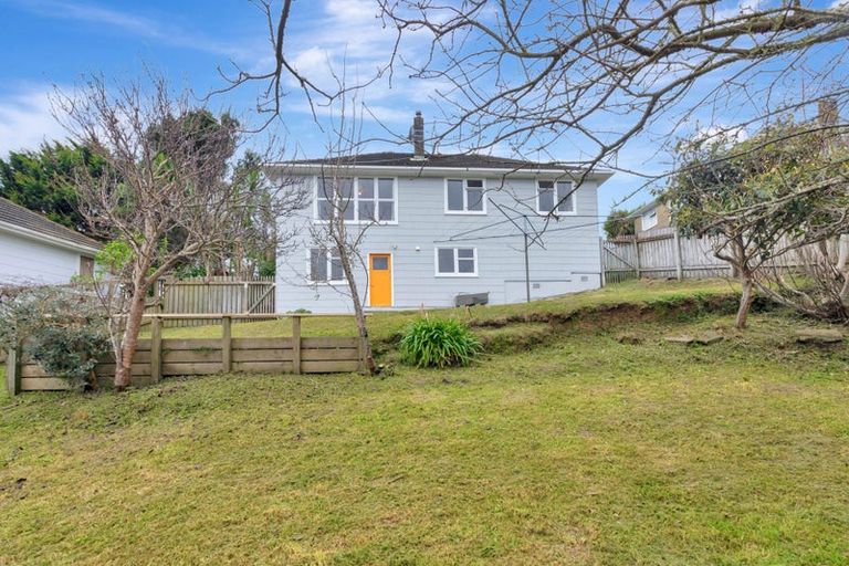 Photo of property in 48 Hereford Street, Cannons Creek, Porirua, 5024