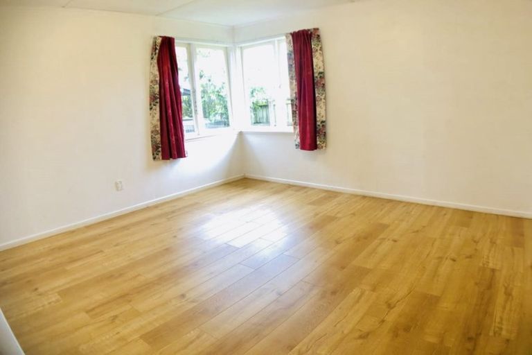 Photo of property in 213 Portage Road, Green Bay, Auckland, 0604