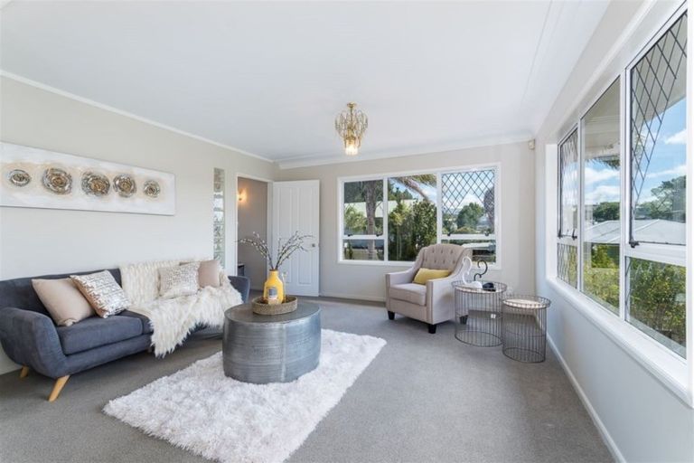 Photo of property in 2/200 Onewa Road, Birkenhead, Auckland, 0626