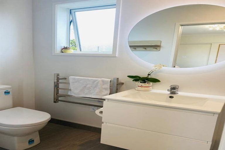 Photo of property in 28 Farmland Road, Papakura, 2110