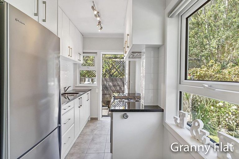 Photo of property in 1/20 Kauri Road, Birkenhead, Auckland, 0626